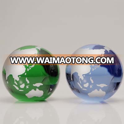 High Quality Wholesale Custom Cheap globe crystal paperweights glass earth custom awards with low price